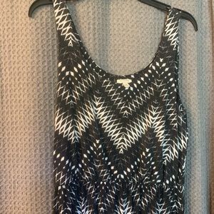EUC Sonoma black & white maxi dress (M)